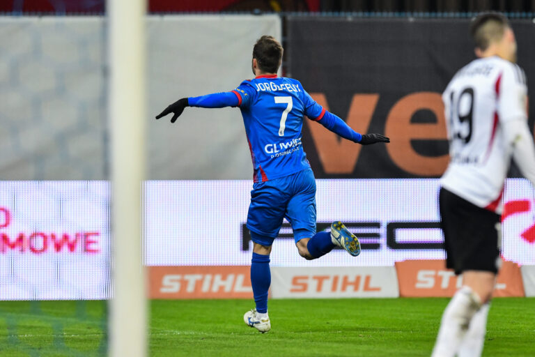2025.02.07 Gliwice
Pilka nozna PKO Ekstraklasa sezon 2024/2025
Piast Gliwice - Legia Warszawa
N/z Jorge Felix radosc gol
Foto Mateusz Sobczak / PressFocus

2025.02.07 Gliwice
Football Polish League PKO Ekstraklasa season 2024/2025
Piast Gliwice - Legia Warszawa
Jorge Felix radosc gol
Credit: Mateusz Sobczak / PressFocus