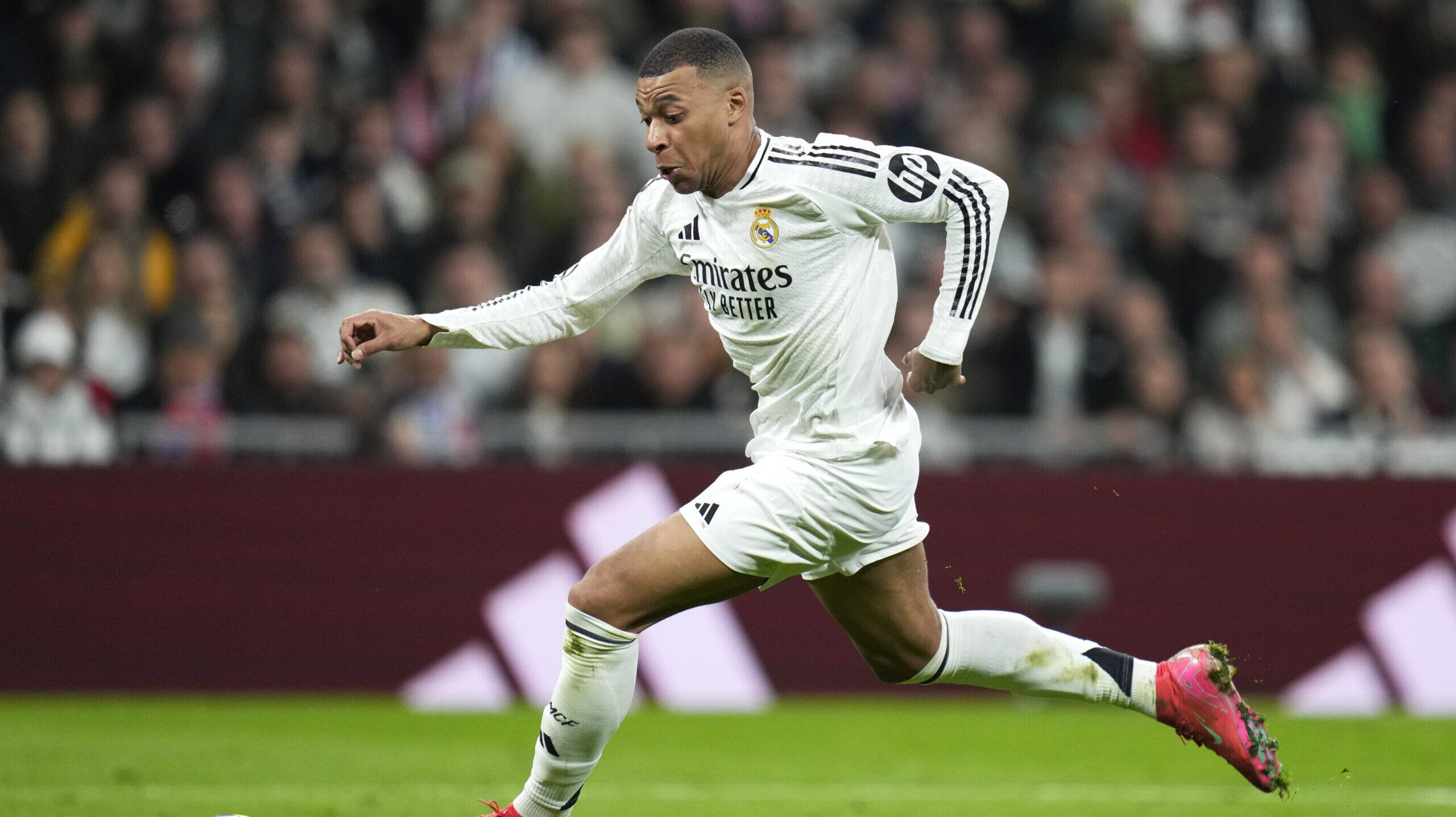 Kylian Mbappe of Real Madrid CF during the La Liga EA Sports match between Real Madrid and Atlético de Madrid played at Santiago Bernabeu Stadium on 8 February, 2025 in Madrid, Spain. (Photo by Cesar Cebolla / PRESSINPHOTO)
2025.02.08 Madrid
pilka nozna liga hiszpanska
Real Madryt - Atletico Madryt
Foto pressinphoto/SIPA USA/PressFocus

!!! POLAND ONLY !!!