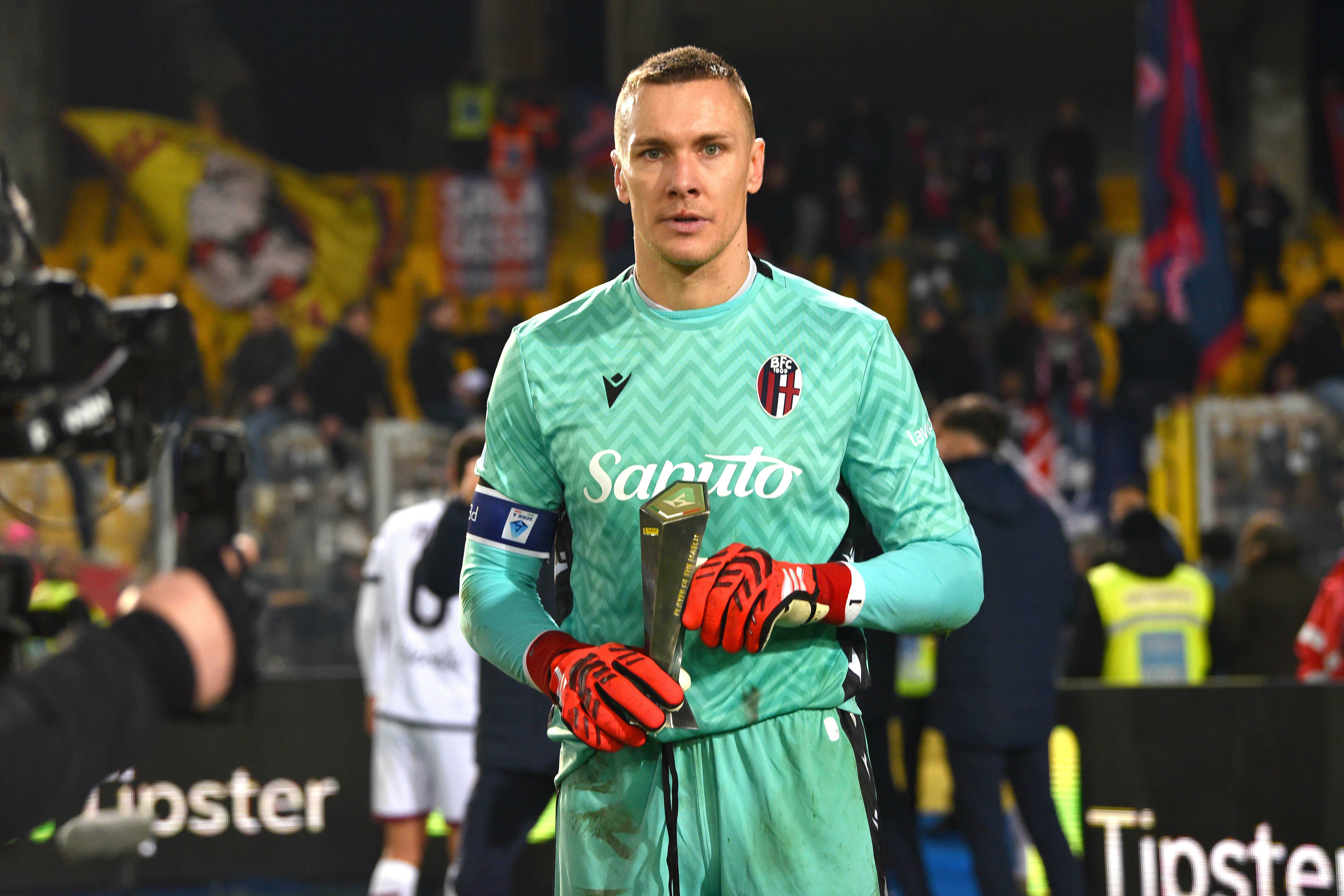 Bologna&#039;s goalkeeper Lukasz Skorupski (1 Bologna FC 1909) Panini player of the Match (Photo by Giovanni Evangelista/LaPresse/Sipa USA)
2025.02.09 Lecce
pilka nozna liga wloska
US Lecce - Bologna FC 
Foto LaPresse/SIPA USA/PressFocus

!!! POLAND ONLY !!!