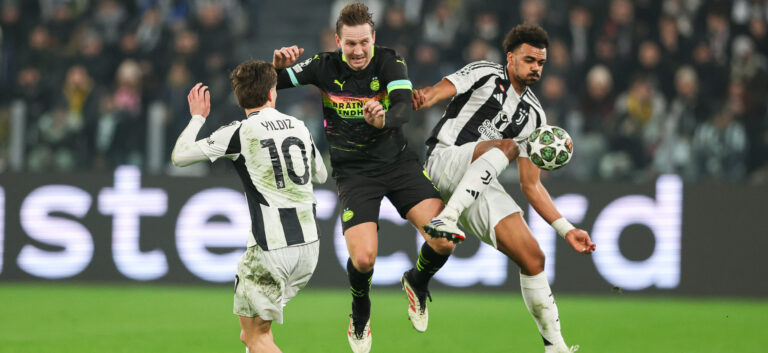 Kenan Y?ld?z of Juventus (L), Luuk de Jong of PSV Eindhoven (C) and Renato Veiga of Juventus (R) seen in action during the UEFA Champions League match between Juventus and PSV Eindhoven at Juventus Stadium. Final scores; Juventus 2:1 PSV Eindhoven. (Photo by Grzegorz Wajda / SOPA Images/Sipa USA)
2025.02.11 Turyn
pilka nozna Liga Mistrzow
Juventus Turyn - PSV Eindhoven
Foto SOPA Images/SIPA USA/PressFocus

!!! POLAND ONLY !!!