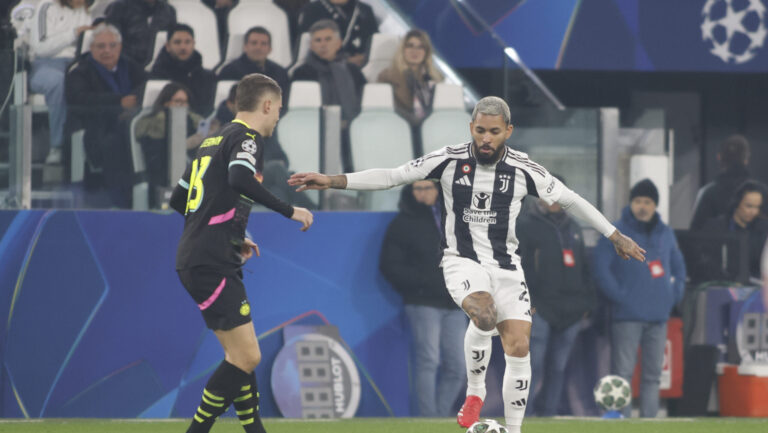 Douglas Luiz of Juventus FC during the  Uefa Champions League first leg play off&#039;s, football match between Juventus FC and PSV Eindhoven. On 11 February 2025 at Allianz Stadium, Turin, Italy. Photo Nderim Kaceli. (Photo by Nderim Kaceli/IPA Sport / ipa-agency.net/IPA/Sipa USA)
2025.02.11 Turyn
pilka nozna Liga Mistrzow
Juventus Turyn - PSV Eindhoven
Foto Nderim Kaceli/IPA Sport/ipa-agency.net/SIPA USA/PressFocus

!!! POLAND ONLY !!!