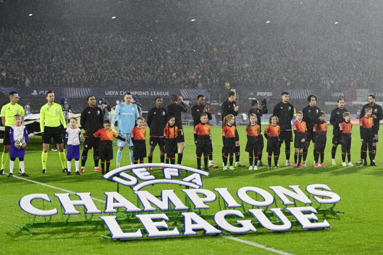 2/12/2025 - ROTTERDAM - Lineup Feyenoord during the UEFA Champions League playoff match between Feyenoord and AC Milan at Feyenoord Stadium de Kuip on Feb. 12, 2025 in Rotterdam, Netherlands. ANP OLAF CRACK /ANP/Sipa USA
2025.02.12 UEFA Champions League 2024/25 League Knockout Play-off First Leg
pilka nozna liga mistrzow
Feyenoord - AC Milan 
Foto ANP/SIPA USA/PressFocus

!!! POLAND ONLY !!!