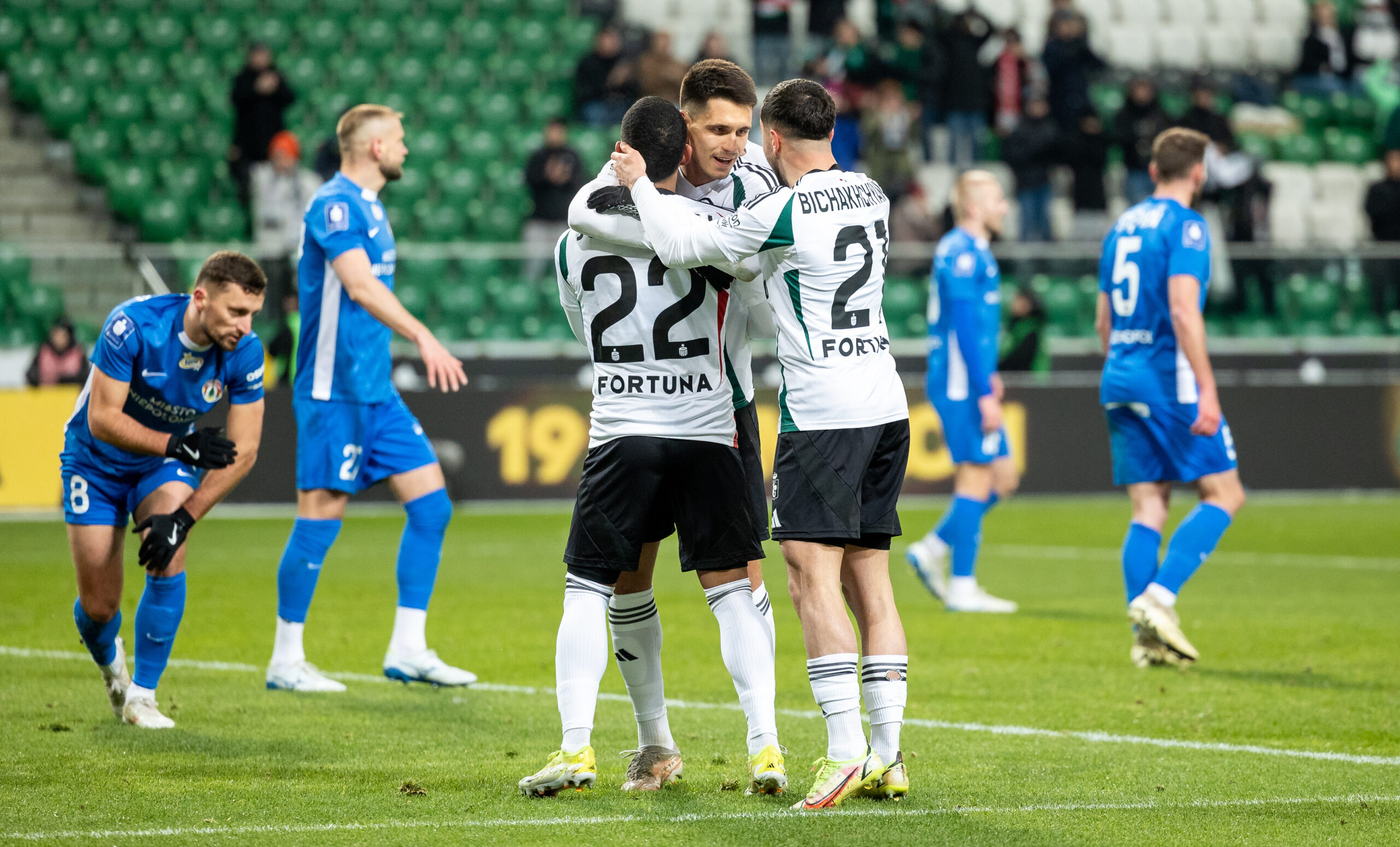2025.02.15 Warszawa
pilka nozna PKO Ekstraklasa sezon 2024/2025
Legia Warszawa - Puszcza Niepolomice
N/z Juergen Elitim (Legia), Bartosz Kapustka (Legia), Vahan Biczachczjan (Legia), radosc
Foto Tomasz Jastrzebowski / Foto Olimpik / PressFocus

2025.02.15 Warszawa
Football - Polish PKO Ekstraklasa season 2024/2025
Legia Warszawa - Puszcza Niepolomice
Juergen Elitim (Legia), Bartosz Kapustka (Legia), Vahan Biczachczjan (Legia), radosc
Credit: Tomasz Jastrzebowski / Foto Olimpik / PressFocus