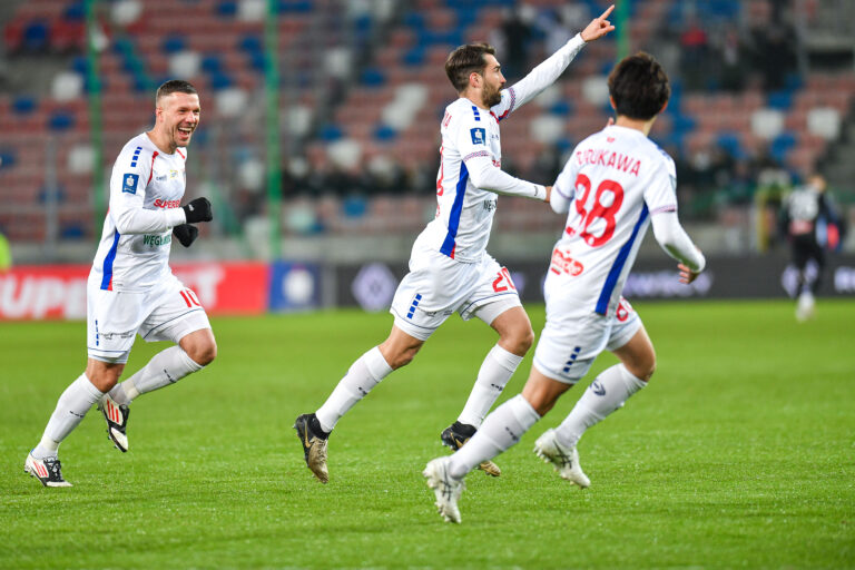 2025.02.15 Zabrze
Pilka nozna PKO BP Ekstraklasa Sezon 2024/2025
Gornik Zabrze - Radomiak Radom
N/z Lukas Podolski, Josema Sanchez, Yosuke Furukawa, radosc, radosc po golu, radosc po bramce
Foto Marcin Bulanda / PressFocus

2025.02.15 Zabrze
Football Polish PKO BP Ekstraklasa League Season 2024/2025
Gornik Zabrze - Radomiak Radom
Lukas Podolski, Josema Sanchez, Yosuke Furukawa, radosc, radosc po golu, radosc po bramce
Credit: Marcin Bulanda / PressFocus