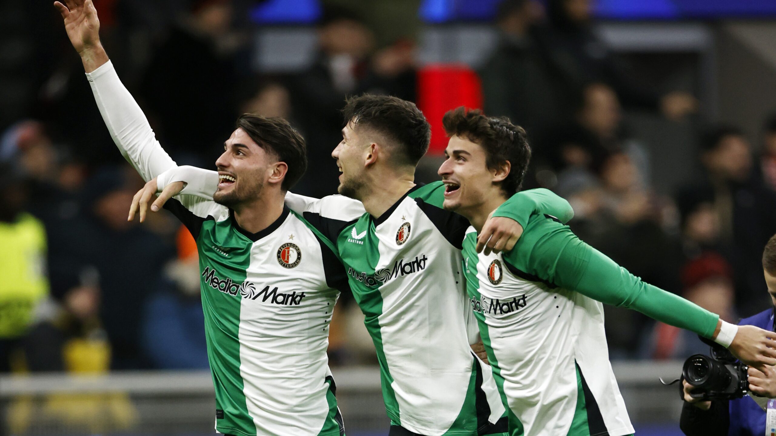 2/18/2025 - MILAN - (l-r) Julian Carranza of Feyenoord, Jacob Moder of Feyenoord, Hugo Bueno of Feyenoord after the UEFA Champions League playoff match between AC Milan and Feyenoord at the San Siro Stadium on Feb. 18, 2025 in Milan, Italy. ANP MAURICE VAN STEEN /ANP/Sipa USA
2025.02.18 Mediolan 
pilka nozna liga mistrzow
AC Milan - Feyenoord Rotterdam
Foto ANP/SIPA USA/PressFocus

!!! POLAND ONLY !!!