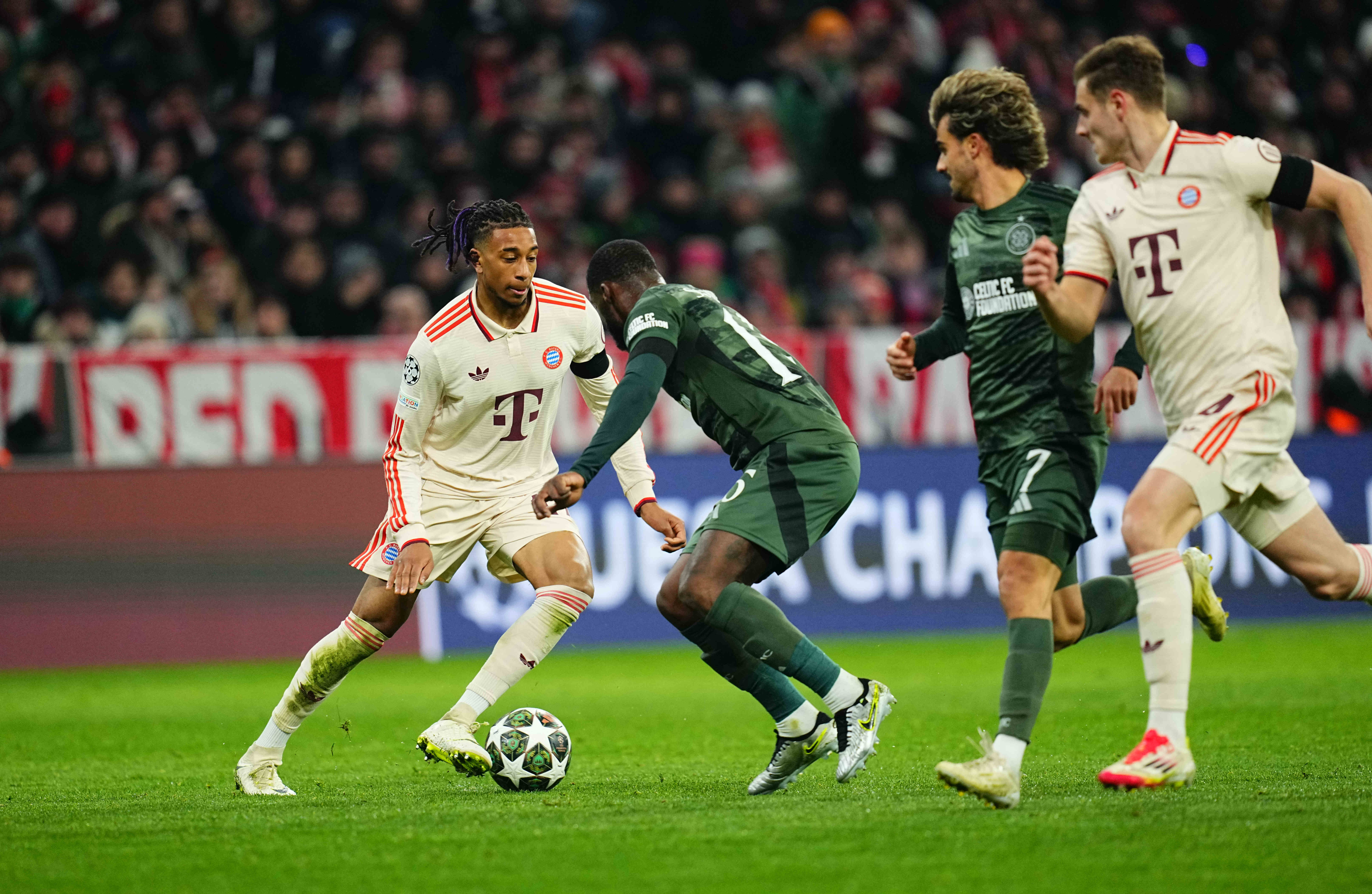 February 18 2025: Michael Olise of Bayern Munich  controls the ball during a Champions League knock out round game, FC Bayern Munich versus Celtic FC, at Allianz Areana, Munich, Germany. Ulrik Pedersen/CSM/Sipa USA (Credit Image: © Ulrik Pedersen/Cal Sport Media/Sipa USA)
2025.02.18 Monachium
pilka nozna Liga Mistrzow
Bayern Monachium - Celtic Glasgow
Foto Ulrik Pedersen/Cal Sport Media/SIPA USA/PressFocus

!!! POLAND ONLY !!!