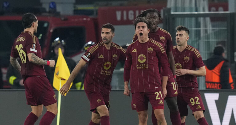 RomaÕs Paulo Dybala celebrate after scoring during the UEFA Europa League  between Roma and Porto at the Olympic Stadium in Rome, Italy - Thursday 20 February 2025 - Sport Soccer (photo by Alfredo Falcone/LaPresse) (Photo by Alfredo Falcone/LaPresse/Sipa USA)
2025.02.20 Rzym
pilka nozna Liga Europy
AS Roma - FC Porto
Foto Alfredo Falcone/LaPresse/SIPA USA/PressFocus

!!! POLAND ONLY !!!