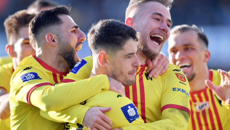 2025.02.22 Kielce
Pilka nozna PKO BP Ekstraklasa Sezon 2024/2025
Korona Kielce - Slask Wroclaw
N/z Adrian Dalmau radosc gol bramka 1-0
Foto Norbert Barczyk / PressFocus

2025.02.22 Kielce
Football Polish PKO BP Ekstraklasa League Season 2024/2025
Adrian Dalmau radosc gol bramka 1-0
Credit: Norbert Barczyk / PressFocus