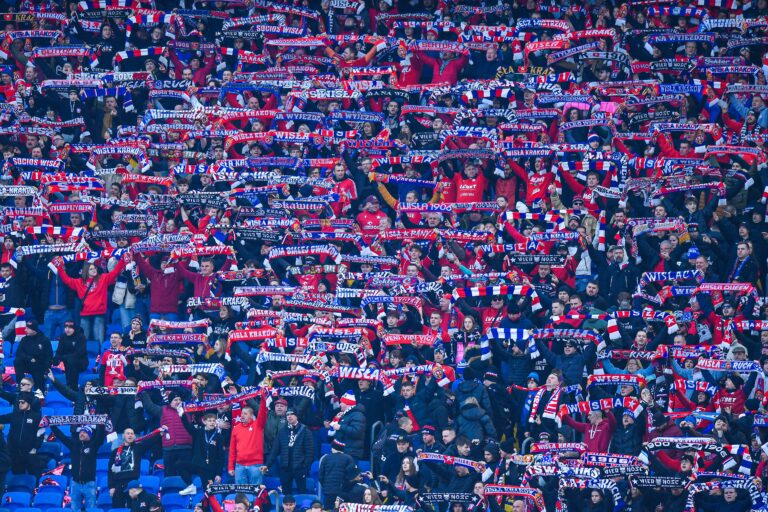 2025.02.22 Chorzow
Pilka nozna Pierwsza Liga Betclic 1 Liga Mecz Mistrzow Sezon 2024/2025
Ruch Chorzow - Wisla Krakow
N/z kibice, trybuny, doping, szalik, szaliki, wislacy
Foto Marcin Bulanda / PressFocus

2025.02.22 Chorzow
Football Polish Betclic First I League Season 2024/2025
Ruch Chorzow - Wisla Krakow
kibice, trybuny, doping, szalik, szaliki, wislacy
Credit: Marcin Bulanda / PressFocus