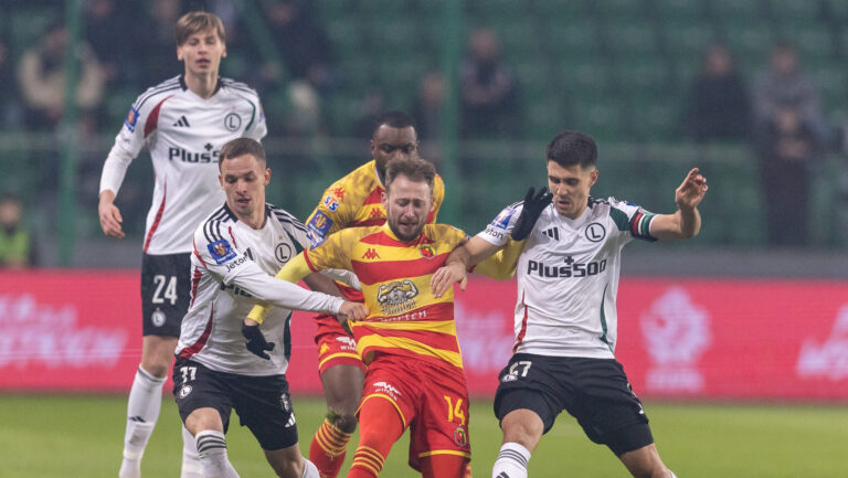 2025.02.26 Warszawa
pilka nozna Puchar Polski  2024/2025
Legia Warszawa - Jagiellonia Bialystok
N/z Kacper Chodyna (Legia), Jaroslaw Kubicki (Jagiellonia), Bartosz Kapustka (Legia)
Foto Tomasz Jastrzebowski / Foto Olimpik / PressFocus

2025.02.26 Warszawa
football Polish FA Cup 2024/2025
Legia Warszawa - Jagiellonia Bialystok
Kacper Chodyna (Legia), Jaroslaw Kubicki (Jagiellonia), Bartosz Kapustka (Legia)
Credit: Tomasz Jastrzebowski / Foto Olimpik / PressFocus