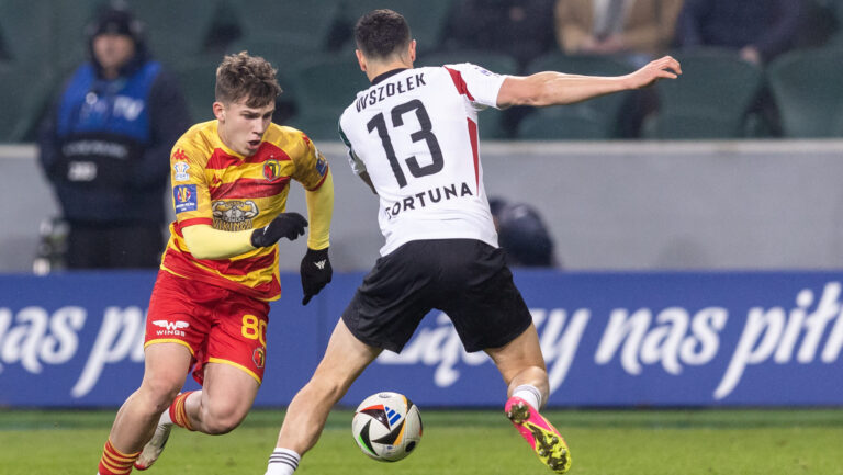 2025.02.26 Warszawa
pilka nozna Puchar Polski  2024/2025
Legia Warszawa - Jagiellonia Bialystok
N/z Oskar Pietuszewski (Jagiellonia), Pawel Wszolek (Legia)
Foto Tomasz Jastrzebowski / Foto Olimpik / PressFocus

2025.02.26 Warszawa
football Polish FA Cup 2024/2025
Legia Warszawa - Jagiellonia Bialystok
Oskar Pietuszewski (Jagiellonia), Pawel Wszolek (Legia)
Credit: Tomasz Jastrzebowski / Foto Olimpik / PressFocus