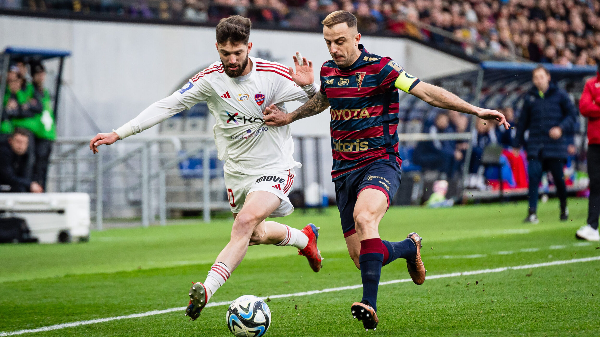 2023.11.12 Szczecin Pilka nozna mezczyzn PKO Ekstraklasa sezon 2023/2024 Pogon Szczecin - Rakow Czestochowa N/z Kamil Grosicki Jean Carlos
Foto Hubert Bertin / PressFocus