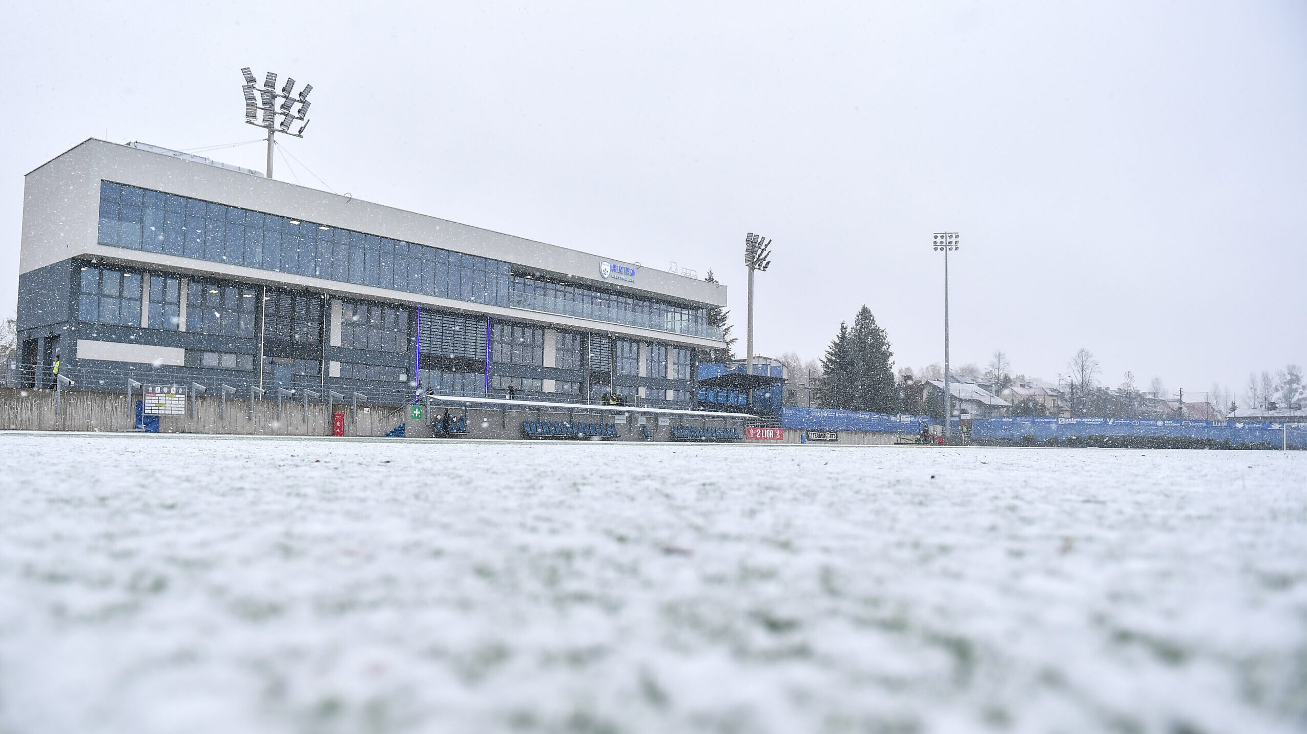 2023.11.19 Czestochowa
Pilka nozna eWinner 2 Liga sezon 2023/2024
Skra Czestochowa - Hutnik Krakow
N/z odwolany mecz opady sniegu snieg na boiku zima przelozony mecz widok ilustracja boisko stadion Skry Czestochowa
Foto Lukasz Sobala / PressFocus

2023.11.19 Czestochowa
Football Polish Second League season 2023/2024
Skra Czestochowa - Hutnik Krakow
odwolany mecz opady sniegu snieg na boiku zima przelozony mecz widok ilustracja boisko stadion Skry Czestochowa
Credit: Lukasz Sobala / PressFocus