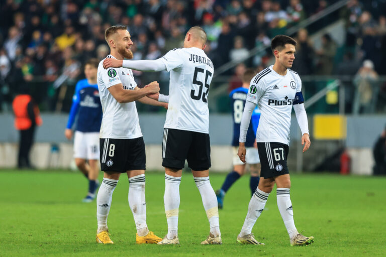 14.12.2023 Warszawa
Pilka nozna
Liga Konferencji Europy 2023/2024
Legia Warszawa - AZ Alkmaar
N/z Rafal Augustyniak, Artur Jedrzejczyk, Bartosz Kapustka, radosc po awansie do kolejnej fazy Ligi Konferencji Europy
Foto Adam Starszynski / PressFocus

14.12.2023 Warsaw
Football
UEFA Eruopa Conference League 2023/2024
Legia Warszawa - AZ Alkmaar
Rafal Augustyniak, Artur Jedrzejczyk, Bartosz Kapustka, radosc po awansie do kolejnej fazy Ligi Konferencji Europy
Credit Adam Starszynski / PressFocus