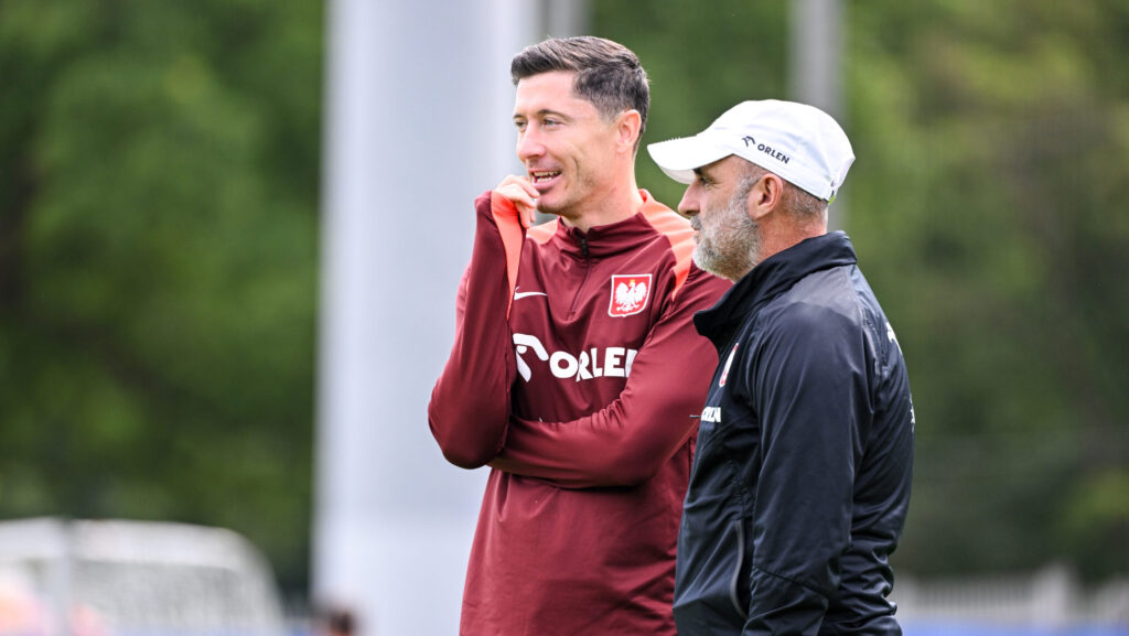 2024.06.14 Hanower
Mistrzostwa Europy w Pilce Noznej 2024 - trening 
N/z Robert Lewandowski, Michal Probierz
Foto PressFocus

2024.06.14  Hanover
UEFA European Championship -  official training team Poland
coach Robert Lewandowski,  Michal Probierz
Credit: PressFocus