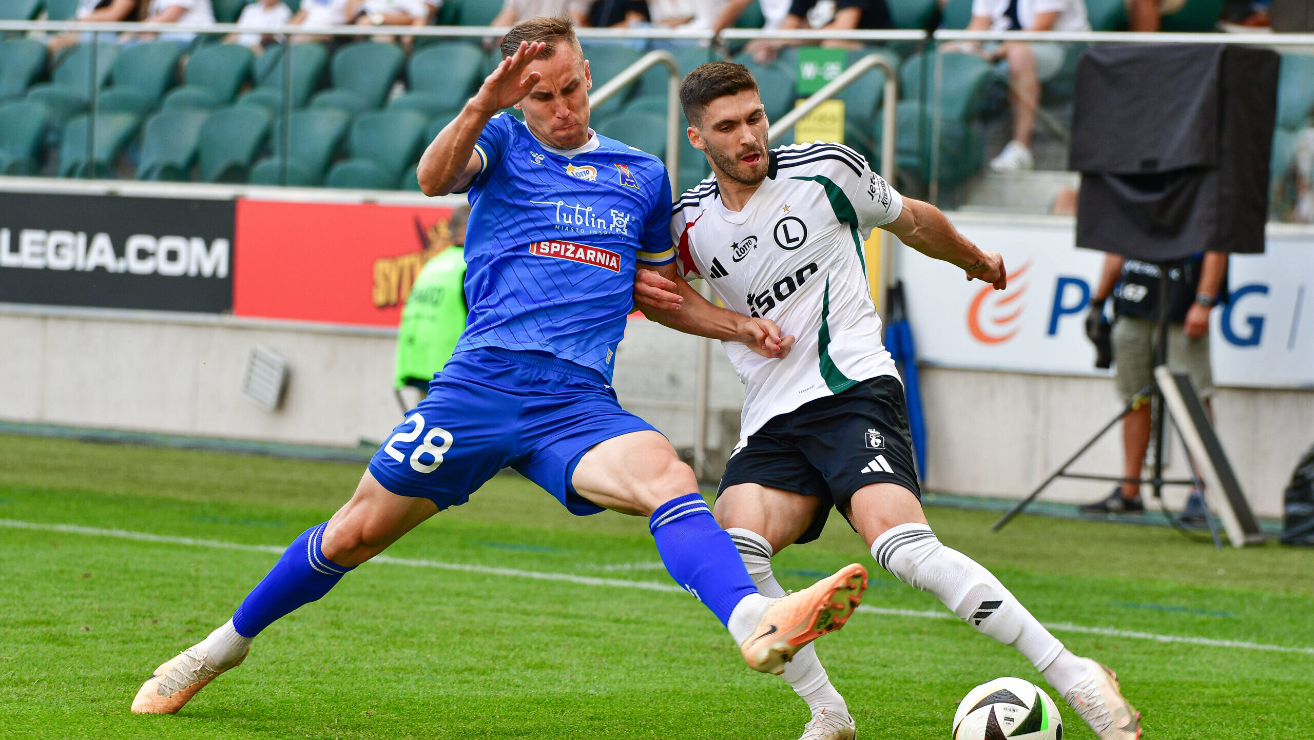 2024.09.01 Warszawa
pilka nozna PKO Ekstraklasa sezon 2024/2025
Legia Warszawa - Motor Lublin
N/z Pawel Stolarski Ruben Vinagre
Foto Pawel Bejnarowicz / PressFocus

2024.09.01 Warszawa
Football - Polish PKO Ekstraklasa season 2024/2025
Legia Warszawa - Motor Lublin
Pawel Stolarski Ruben Vinagre
Credit: Pawel Bejnarowicz / PressFocus