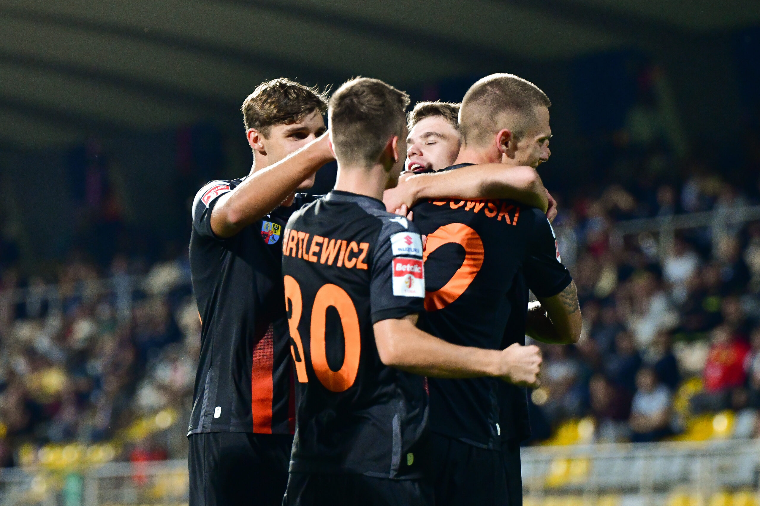 2024.09.16 Pruszkow
pilka nozna Betclic 1 Liga sezon 2024/2025
Znicz Pruszkow - Chrobry Glogow
N/z Mateusz Lewandowski Szymon Bartlewicz
Foto Pawel Bejnarowicz / PressFocus

2024.09.16 Pruszkow
Football - Betclic 1 Liga season 2024/2025
Znicz Pruszkow - Chrobry Glogow
Mateusz Lewandowski Szymon Bartlewicz
Credit: Pawel Bejnarowicz / PressFocus