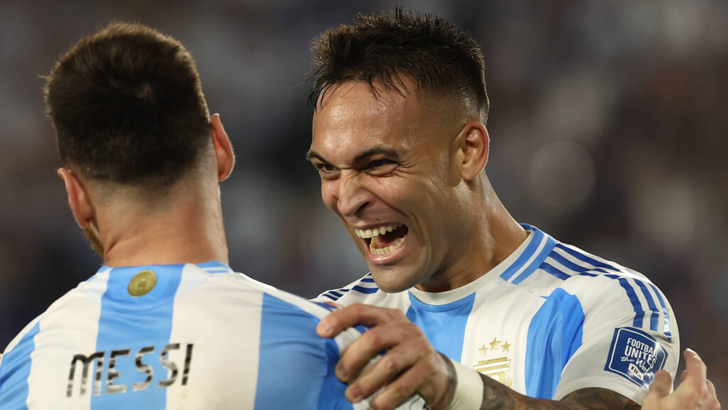 Argentina s forward Lautaro Martinez R celebrates with his teammate forward Lionel Messi after scoring a goal against Bolivia during the South American qualification football match for the FIFA World Cup, WM, Weltmeisterschaft, Fussball 2026 at the Monumental stadium in Buenos Aires on October 15, 2024. BUENOS AIRES ARGENTINA *** Argentina s forward Lautaro Martinez R celebrates with his teammate forward Lionel Messi after scoring a goal against Bolivia during the South American qualification football match for the FIFA World Cup 2026 at the Monumental stadium in Buenos Aires on October 15, 2024 BUENOS AIRES ARGENTINA Copyright: xALEJANDROxPAGNIx
2024.10.15 Buenos Aires
pilka nozna kwalifikacje mistrzostw swiata
Argentyna - Boliwia
Foto IMAGO/PressFocus

!!! POLAND ONLY !!!