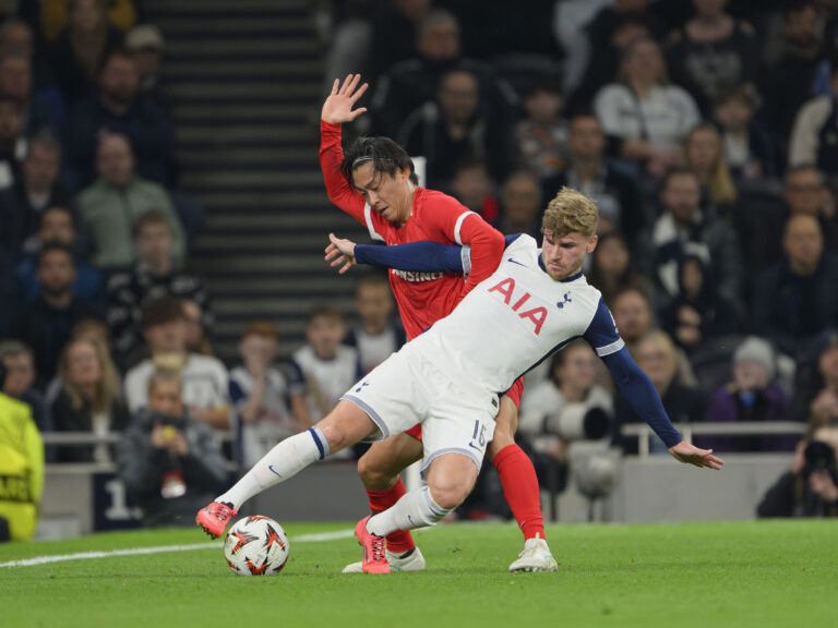 London, England - October 24: AZ Seiya Maikuma (left) battles with Tottenham Hotspur&#039;s Timo Werner (right) during the UEFA Europa League 2024/25 match between Tottenham Hotspur v AZ Alkmaar at Tottenham Hotspur Stadium on October 24, 2024 in London, England.  (David Horton/SPP) (Photo by David Horton/SPP/Sipa USA)
2024.10.19 London
pilka nozna liga europy
Tottenham Hotspur - AZ Alkmaar
Foto David Horton/SPP/SIPA USA/PressFocus

!!! POLAND ONLY !!!
