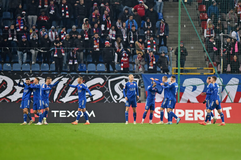 2024.12.12 Krakow
Pilka nozna , Betclic I liga , sezon 2024/25
Wisla Krakow - Miedz Legnica
N/z Pilkarze Miedzi, radosc po bramce na 0-1, gol, bramka
Foto Krzysztof Porebski / PressFocus

2024.12.12 Krakow
Football , Polish league, second level , 2024/2025 season
Wisla Krakow - Miedz Legnica
Pilkarze Miedzi, radosc po bramce na 0-1, gol, bramka
Credit: Krzysztof Porebski / PressFocus