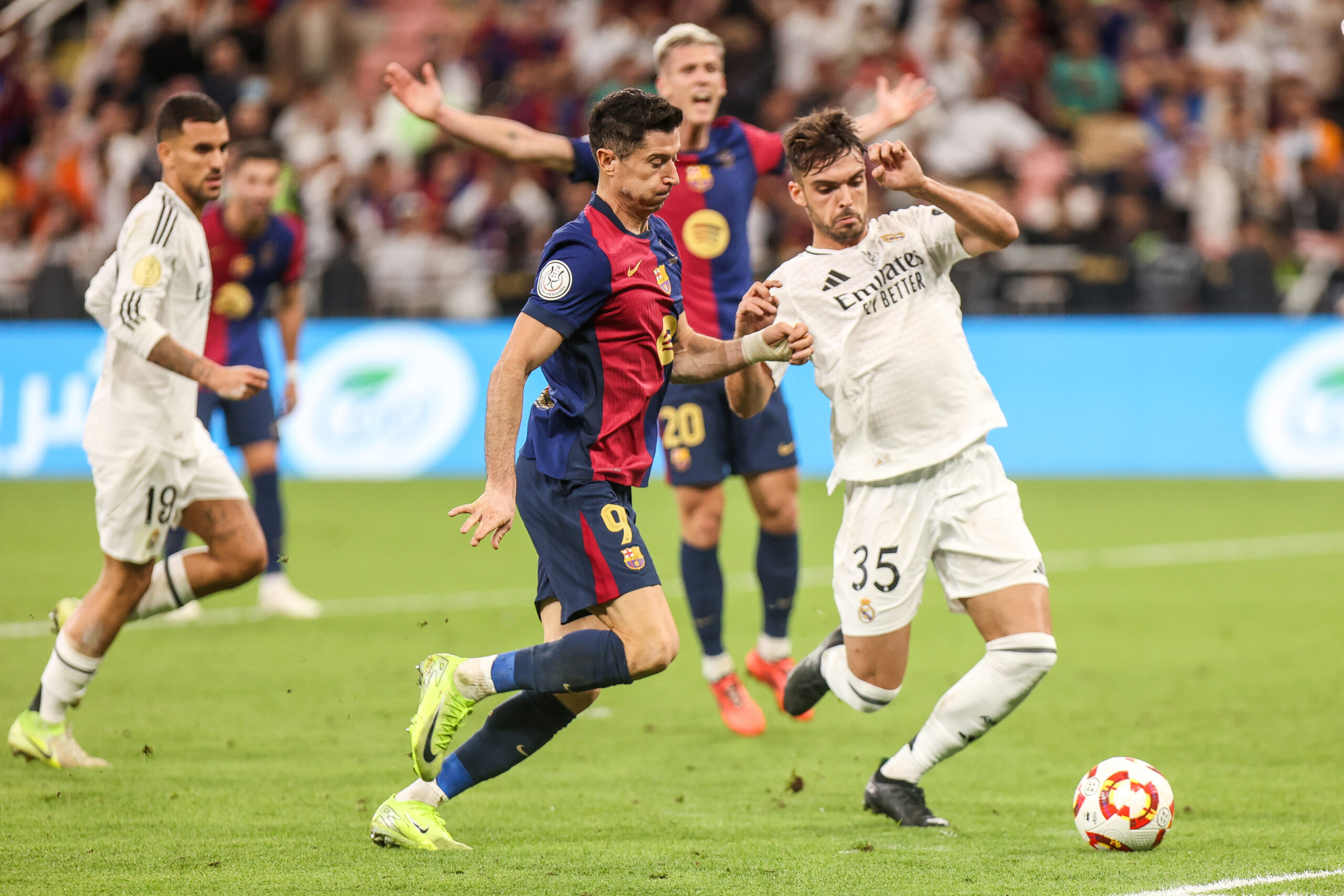 2025.01.12 Jeddah King Abdullah Sports City
pilka nozna Superpuchar Hiszpanii final 2025
Real Madryt - FC Barcelona
N/z Robert Lewandowski Raul Asencio
Foto Szymon Gorski / PressFocus

2025.01.12 Jeddah King Abdullah Sports City
Football Spanish Super Cup final 2025
Real Madryt - FC Barcelona
Robert Lewandowski Raul Asencio
Credit: Szymon Gorski / PressFocus