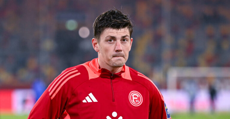 17.01.2025, Fussball, 2. Bundesliga, 18. Spieltag Saison 2024/2025, Fortuna Dusseldorf - SV Darmstadt, Dawid Kownacki Fortuna Dusseldorf xRHR-FOTO/TKx *** 17 01 2025, Football, 2 Bundesliga, Matchday 18 Season 2024 2025, Fortuna Dusseldorf SV Darmstadt, Dawid Kownacki Fortuna Dusseldorf xRHR PHOTO TKx Copyright: RHR-FOTOx RHR-FOTO/TK
2025.01.17 Dusseldorf
pilka nozna liga niemiecka
Fortuna Dusseldorf - SV Darmstadt 

Foto IMAGO/PressFocus

!!! POLAND ONLY !!!