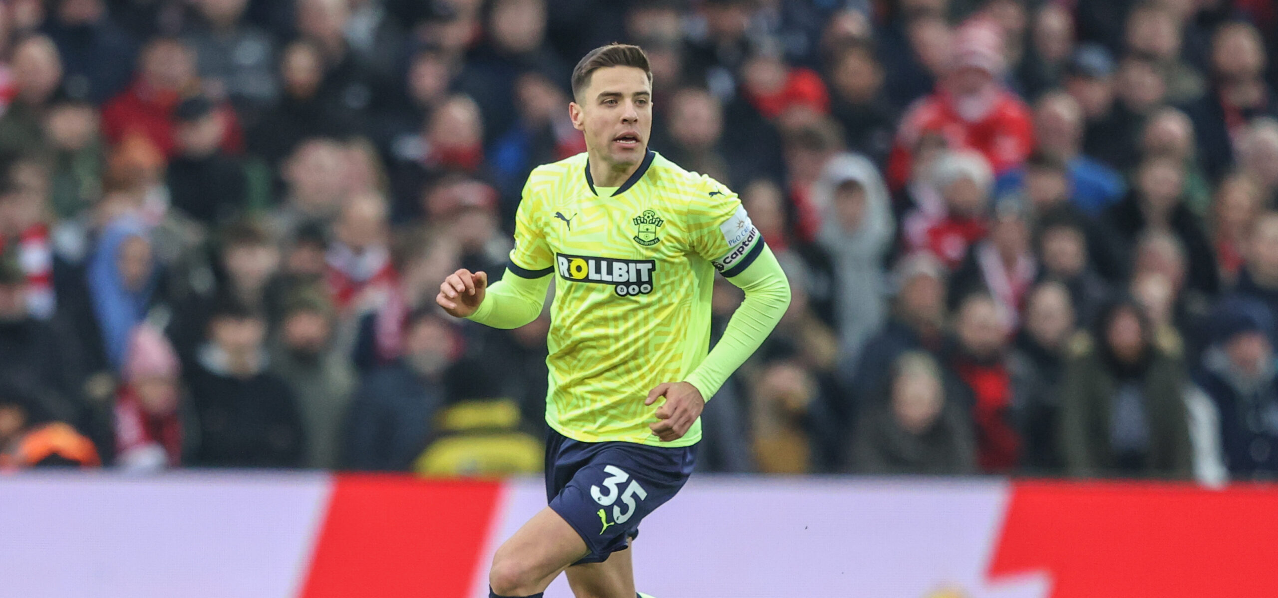 Jan Bednarek of Southampton breaks with the ball during the Premier League match Nottingham Forest vs Southampton at City Ground, Nottingham, United Kingdom, 19th January 2025

(Photo by Alfie Cosgrove/News Images) in Nottingham, United Kingdom on 1/19/2025. (Photo by Alfie Cosgrove/News Images/Sipa USA)
2025.01.19 Parma
pilka nozna liga angielska
Nottingham Forest - Southampton
Foto News Images/SIPA USA/PressFocus

!!! POLAND ONLY !!!