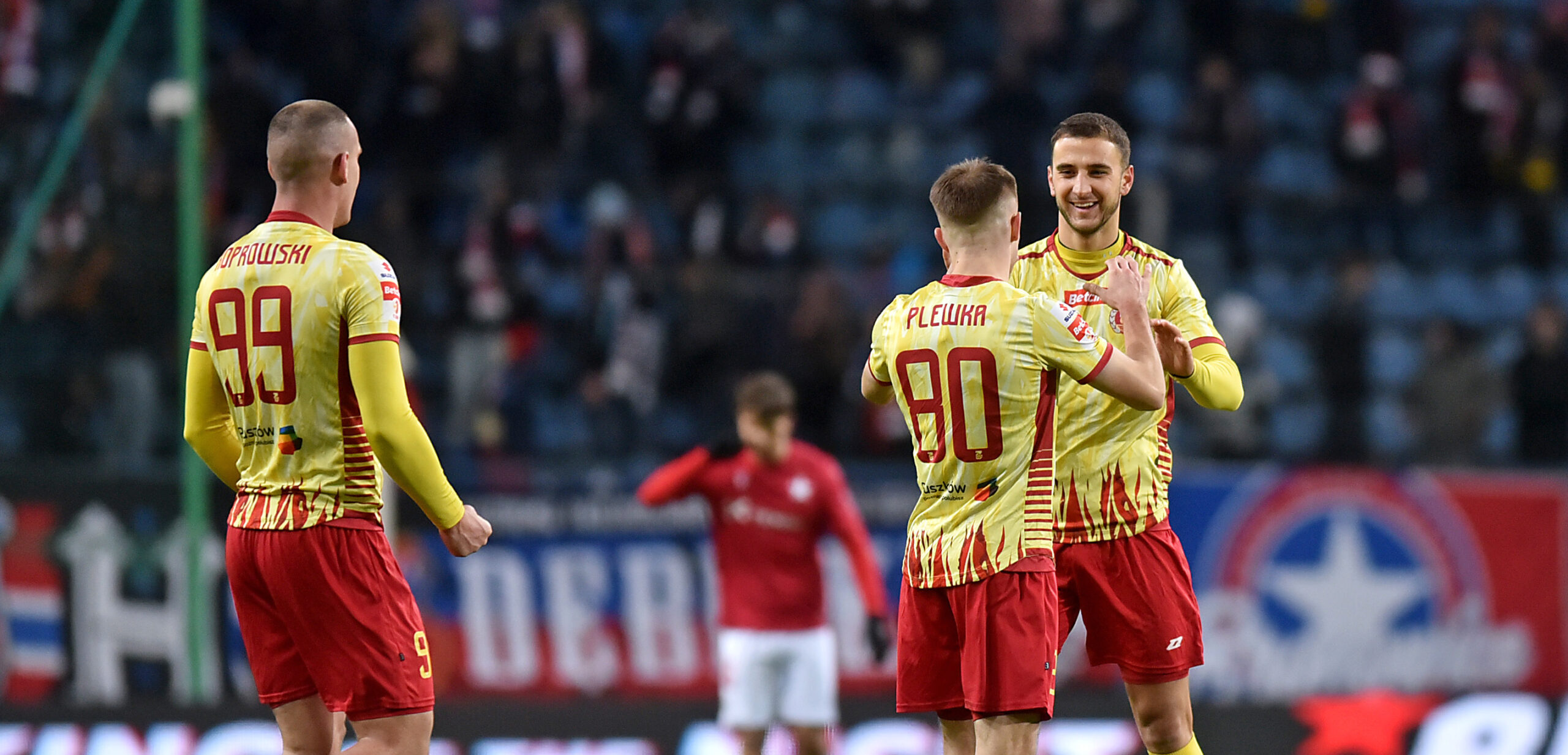 2025.02.15 Krakow
Pilka nozna , Betclic I liga , sezon 2024/25
Wisla Krakow - Znicz Pruszkow
N/z Oskar Koprowski, Patryk Plewka, Filip Kendzia, pilkarze Znicza, radosc po meczu
Foto Krzysztof Porebski / PressFocus

2025.02.15 Krakow
Football , Polish league, second level , 2024/2025 season
Wisla Krakow - Znicz Pruszkow
Oskar Koprowski, Patryk Plewka, Filip Kendzia, pilkarze Znicza, radosc po meczu
Credit: Krzysztof Porebski / PressFocus