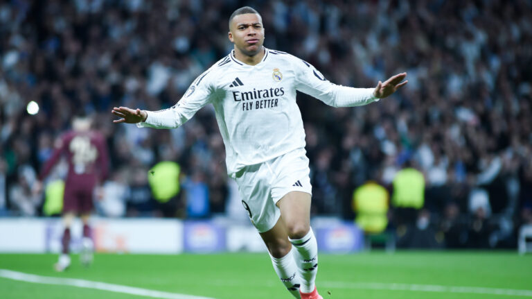 (250220) -- MADRID, Feb. 20, 2025 (Xinhua) -- Kylian Mbappe of Real Madrid celebrates a goal during the UEFA Champions League knockout phase play-off second leg football match between Real Madrid and Manchester City in Madrid, Spain, on Feb. 19, 2025. (Photo by  Gustavo Valiente/Xinhua)

2025.02.19 Madryt
pilka nozna liga Mistrzow
Real Madryt - Manchester City
Foto Gustavo Valiente/Xinhua/PressFocus

!!! POLAND ONLY !!!
