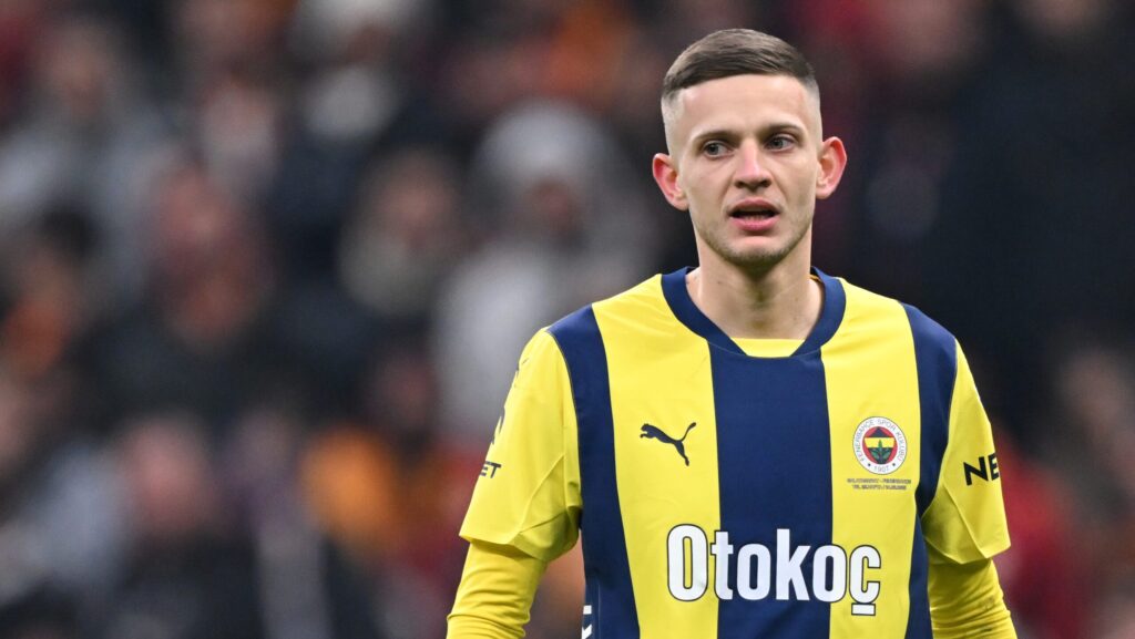 2/24/2025 - ISTANBUL - Sebastian Szymanski of Fenerbahce SK during the Turkish Superlig match between Galatasaray and Fenerbahce at the Ali Sami Yen Spor Kompleksi stadium on Feb. 24, 2025 in Istanbul, Turkey. ANP | Hollandse Hoogte | GERRIT VAN KEULEN /ANP/Sipa USA
2025.02.24 Stambul
pilka nozna liga turecka
Galatasaray Stambul - Fenerbahce Stambul
Foto ANP/SIPA USA/PressFocus

!!! POLAND ONLY !!!