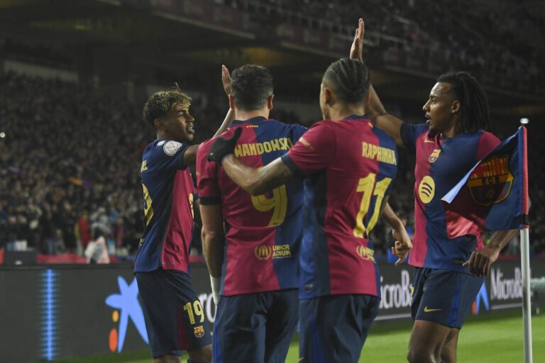 Spanish King Cup (Copa del Rey) soccer match FC Barcelona vs Atletico de Madrid at Montjuic Olympic Stadium in Barcelona, Spain 25 February 2025
Lewandowski celebrataes a goal with Lamine Yamal Kounde and Raphinha

(Photo by Cordon Press/Sipa USA)
2025.02.25 Barcelona
pilka nozna Puchar Krola
FC Barcelona - Atletico Madryt
Foto Cordon Press/SIPA USA/PressFocus

!!! POLAND ONLY !!!