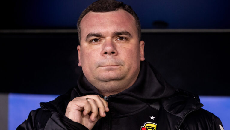 2025.02.26 Warszawa
pilka nozna Puchar Polski  2024/2025
Legia Warszawa - Jagiellonia Bialystok
N/z Trener Adrian Siemieniec (Jagiellonia)
Foto Tomasz Jastrzebowski / Foto Olimpik / PressFocus

2025.02.26 Warszawa
football Polish FA Cup 2024/2025
Legia Warszawa - Jagiellonia Bialystok
Trener Adrian Siemieniec (Jagiellonia)
Credit: Tomasz Jastrzebowski / Foto Olimpik / PressFocus