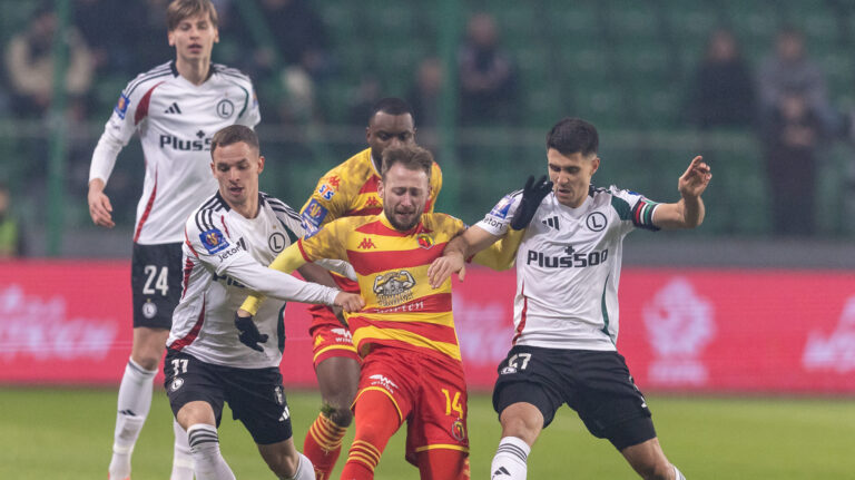 2025.02.26 Warszawa
pilka nozna Puchar Polski  2024/2025
Legia Warszawa - Jagiellonia Bialystok
N/z Kacper Chodyna (Legia), Jaroslaw Kubicki (Jagiellonia), Bartosz Kapustka (Legia)
Foto Tomasz Jastrzebowski / Foto Olimpik / PressFocus

2025.02.26 Warszawa
football Polish FA Cup 2024/2025
Legia Warszawa - Jagiellonia Bialystok
Kacper Chodyna (Legia), Jaroslaw Kubicki (Jagiellonia), Bartosz Kapustka (Legia)
Credit: Tomasz Jastrzebowski / Foto Olimpik / PressFocus