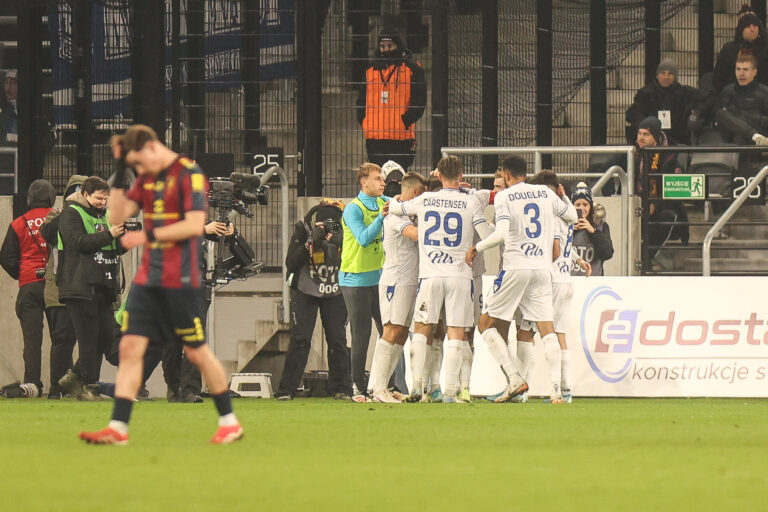 2025.03.01 Szczecin
pilka nozna PKO Ekstraklasa sezon 2024/2025
Pogon Szczecin - Lech Poznan
N/z faul rzut karny gol radosc bramka Mikael Ishak
Foto Szymon Gorski / PressFocus

2025.03.01 Szczecin
Football - Polish PKO Ekstraklasa season 2024/2025
Pogon Szczecin - Lech Poznan
faul rzut karny gol radosc bramka Mikael Ishak
Credit: Szymon Gorski / PressFocus