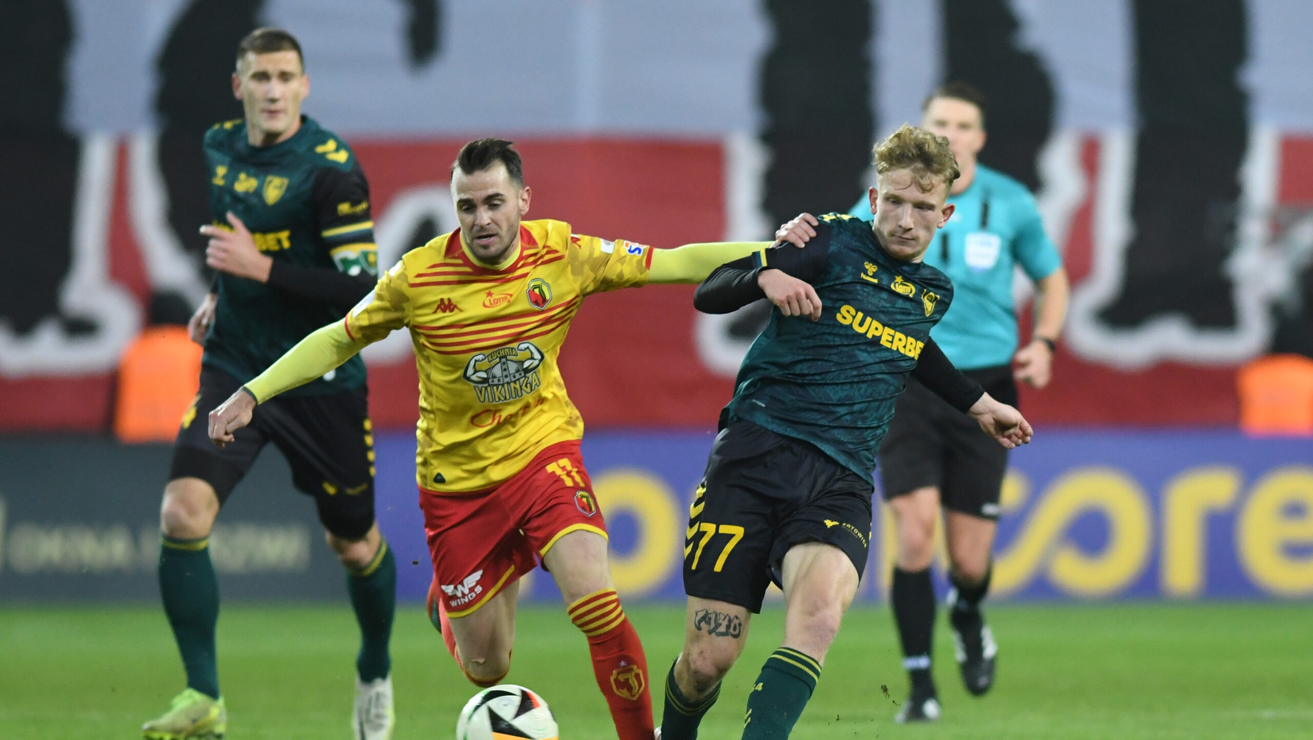 2025.03.02 Bialystok Pilka nozna PKO Ekstraklasa sezon 2024/2025 23. kolejka rozgrywek Jagiellonia Bialystok (zolto-czerwone) - GKS Katowice N/z (L-P) Jesus Imaz Mateusz Kowalczyk Foto Michal Kosc / PressFocus 
2025.03.02 Bialystok Football Polish PKO Ekstraklasa season 2024/2025 Jagiellonia Bialystok - GKS Katowice Credit Michal Kosc / PressFocus