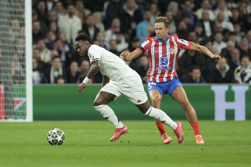 Vinicius Jr of Real Madrid, Marcos Llorente of Atletico Madrid during the UEFA Champions League, Round of 16, 1st leg football match between Real Madrid and Atletico de Madrid on March 4, 2025 at Santiago Bernabeu stadium in Madrid, Spain (Photo by /Sipa USA)
2025.03.04 Madryt
pilka nozna liga mistrzow
Real Madryt - Atletico Madryt
Foto IPA/SIPA USA/PressFocus

!!! POLAND ONLY !!!