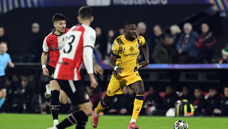 3/5/2025 - ROTTERDAM - (l-r) Jakub Moder of Feyenoord, Marcus Thuram of FC Internazionale Milano during the UEFA Champions League match between Feyenoord and Internazionale Milan at Feyenoord Stadium de Kuip on March 5, 2025 in Rotterdam, Netherlands. ANP OLAF CRACK /ANP/Sipa USA
2025.03.05 UEFA Champions League 2024/25 Round of 16 First leg
pilka nozna liga mistrzow
Feyenoord Rotterdam - Inter Mediolan
Foto ANP/SIPA USA/PressFocus

!!! POLAND ONLY !!!