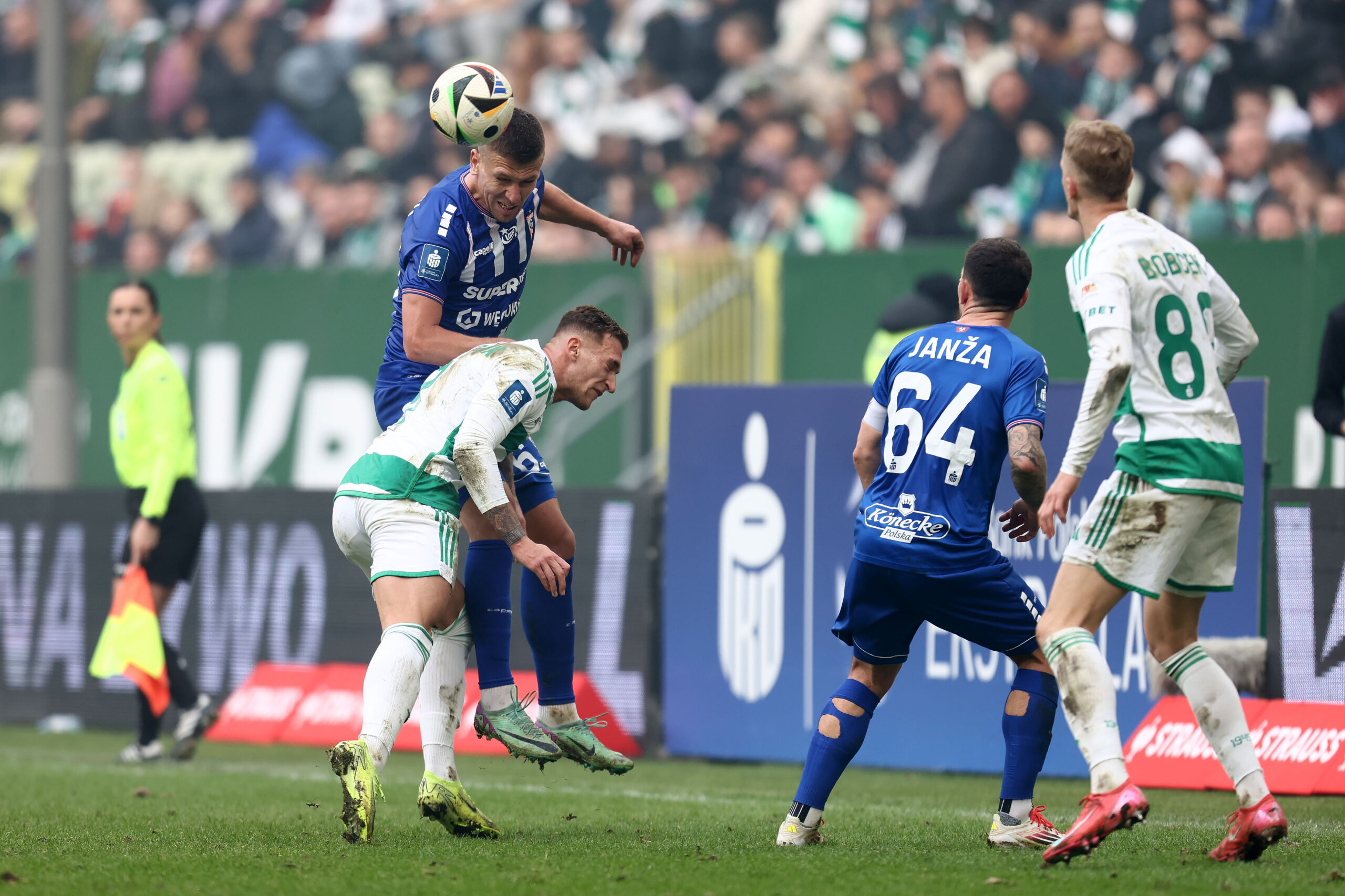 2025.03.09 Gdansk Pilka nozna PKO BP Ekstraklasa sezon 2024/2025 Lechia Gdansk - Gornik Zabrze N/z Rafal Janicki Bohdan Wjunnyk Viunnyk Foto Piotr Matusewicz / PressFocus

2025.03.09 Gdansk
Football Polish PKO BP Ekstraklasa season 2024/2025 
Lechia Gdansk - Gornik Zabrze 
Rafal Janicki Bohdan Wjunnyk Viunnyk 
Credit: Piotr Matusewicz / PressFocus