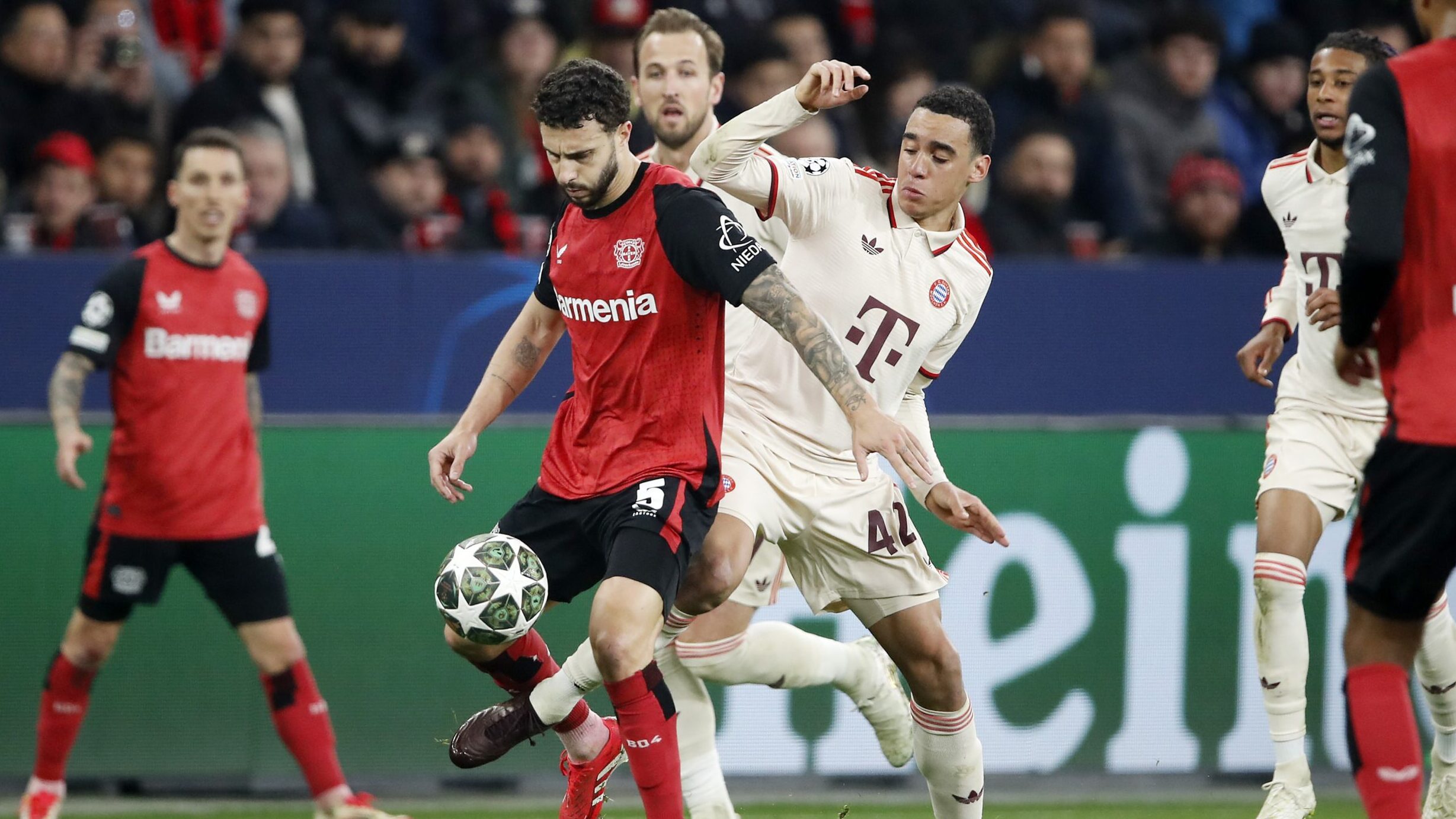 3/11/2025 - LEVERKUSEN - (L-R) Mario Hermoso of Bayer 04 Leverkusen, Jamal Musiala of FC Bayern Munich during the UEFA Champions League match between Bayer 04 Leverkusen and FC Bayern Munich at the Bay Arena on March 11, 2025 in Leverkusen, Germany. ANP / Hollandse Hoogte / Bart Stoutjesdijk /ANP/Sipa USA
2025.03.11 Leverkusen
pilka nozna liga mistrzow
Bayer 04 Leverkusen - Bayern Monachium
Foto ANP/SIPA USA/PressFocus
!!! POLAND ONLY !!!