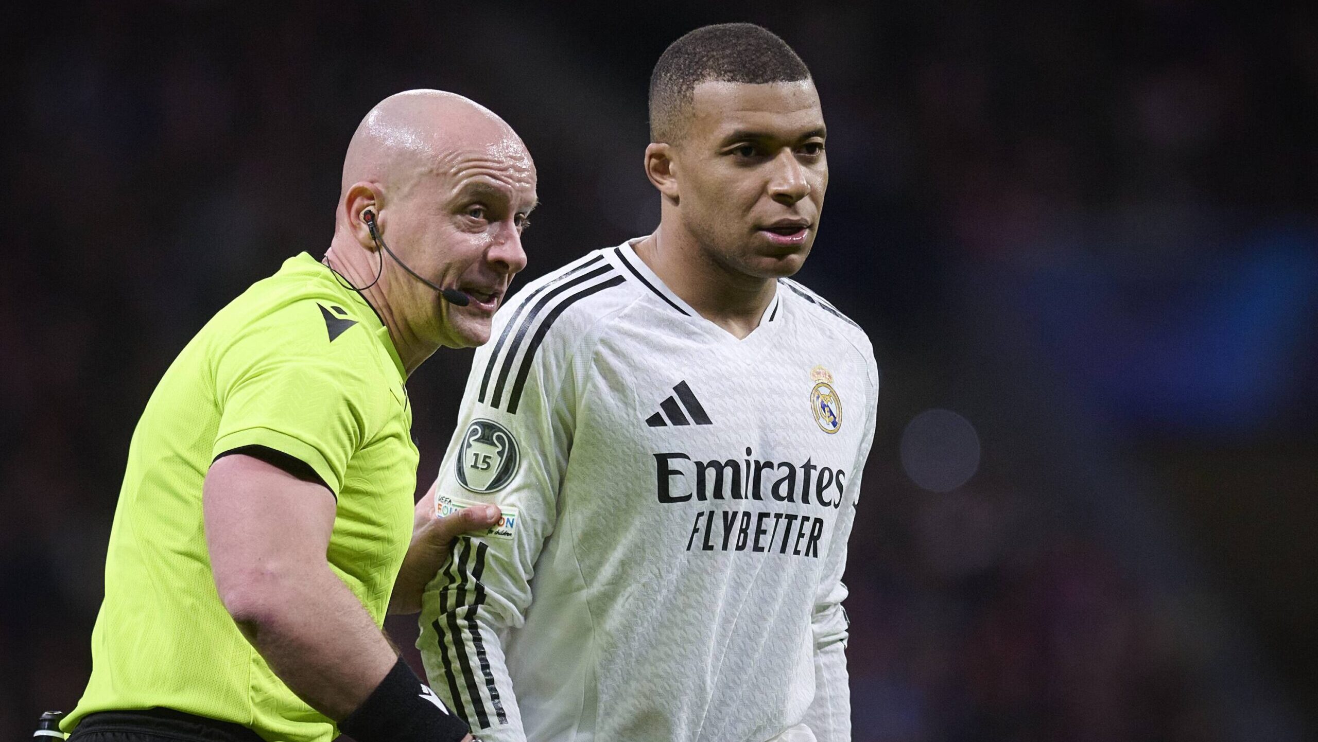 UEFA Champions League soccer match Atletico de Madrid vs Real Madrid at Riyadh Air Metropolitano stadium in Madrid, Spain 12 March 2025
Szymon Marciniak and Kylian Mbappe

(Photo by Cordon Press/Sipa USA)
2025.03.12 Madryt
pilka nozna liga mistrzow
Atletico Madryt - Real Madryt
Foto Cordon/SIPA USA/PressFocus

!!! POLAND ONLY !!!