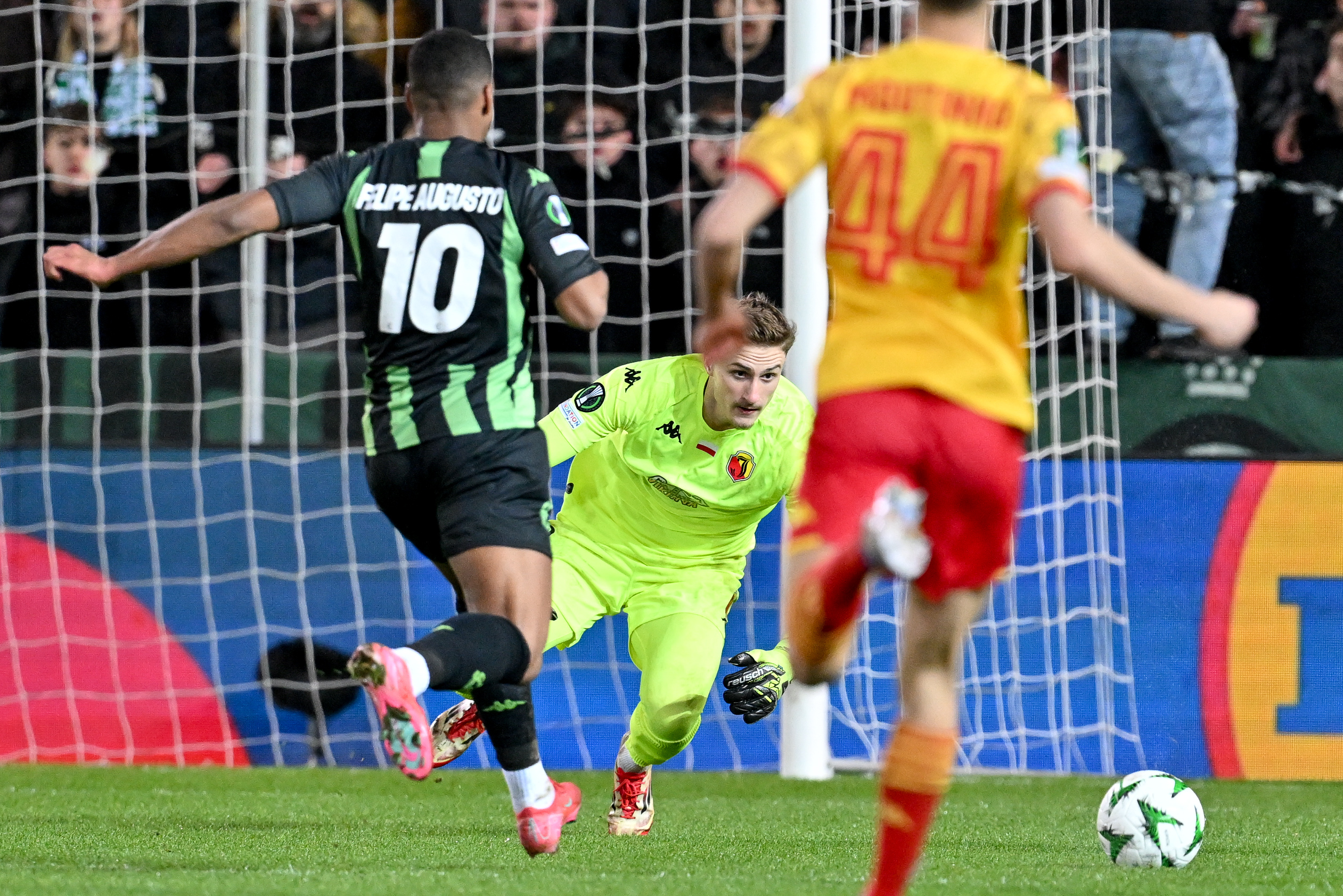 goalkeeper Slawomir Abramowicz (50) of Jagiellonia pictured during the Round of 16 2nd leg game in the Uefa Conference League season 2024-2025 between Cercle Brugge KSV and Jagiellonia Bialystok from Poland on March 13 , 2025 in Brugge, Belgium. (Photo by David Catry / Isosport/Content Curation/Sipa USA)
2025.03.13 Brugia
pilka nozna liga konferencji
Cercle Brugge - Jagiellonia Bialystok
Foto Content  Curation/SIPA USA/PressFocus

!!! POLAND ONLY !!!