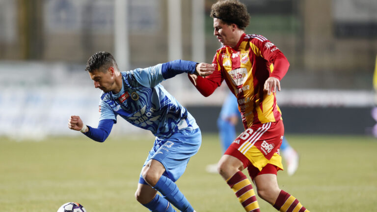 2025.03.23 Chojnice Pilka Nozna Betclic 2 liga sezon 2024/2025 Mecz Chojniczanka Chojnice - Hutnik Krakow N/z Patrik Misak Patryk Olejnik Foto Piotr Matusewicz / PressFocus

2025.03.23 Chojnice
Football Polish second division season 2024/2025
Chojniczanka Chojnice - Hutnik Krakow
Patrik Misak Patryk Olejnik
Credit: Piotr Matusewicz / PressFocus