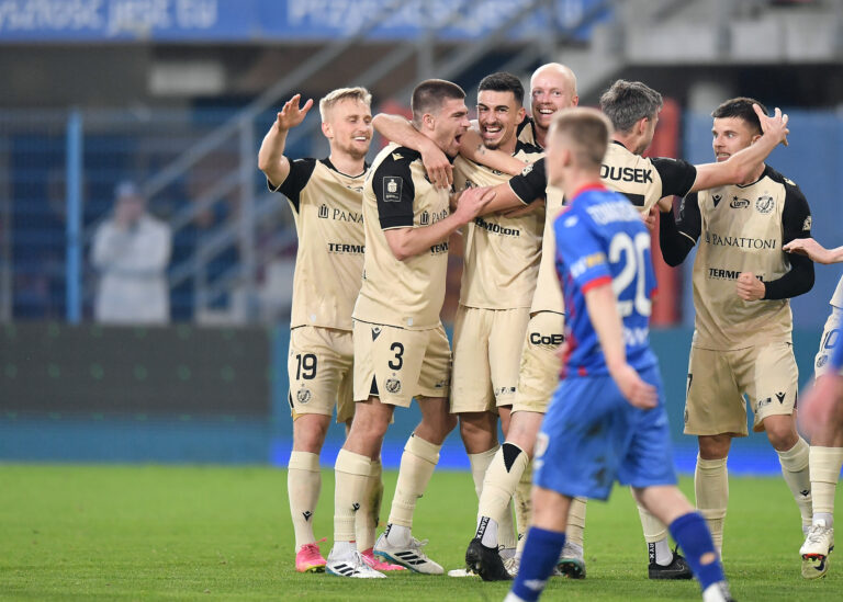 2025.03.28 Gliwice
Pilka nozna PKO BP Ekstraklasa Sezon 2024/2025
Piast Gliwice - Widzew Lodz
N/z Juljan Shehu gol bramka radosc
Foto Norbert Barczyk / PressFocus

2025.03.28 Gliwice
Football Polish PKO BP Ekstraklasa League Season 2024/2025
Juljan Shehu gol bramka radosc
Credit: Norbert Barczyk / PressFocus
