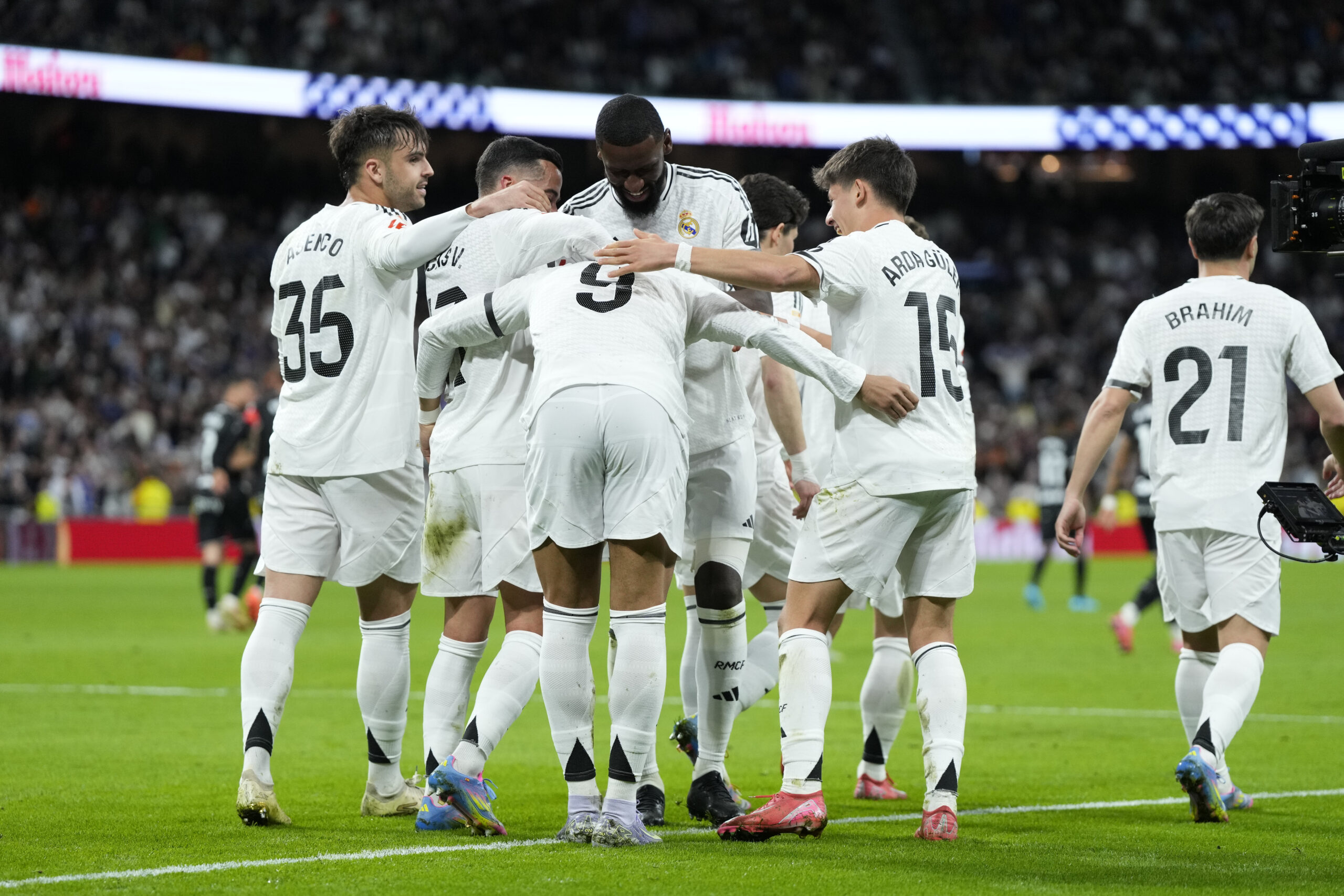 Kylian Mbappe of Real Madrid celebrates with his teammates after scoring the 1-0 during the La Liga match between Real Madrid and CD Leganes played at Santiago Bernabeu Stadium on March 29, 2025 in Madrid, Spain. (Photo by Cesar Cebolla / PRESSINPHOTO)
2025.03.29 Madryt
pilka nozna liga hiszpanska
Real Madryt - CD Leganes
Foto pressinphoto/SIPA USA/PressFocus
!!! POLAND ONLY !!!