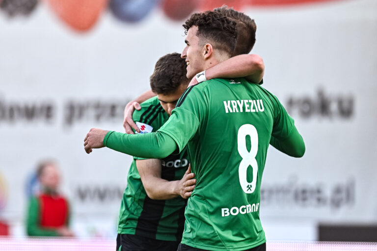 2025.03.29 Leczna Pilka Nozna Betclic 1 Liga Sezon 2024/2025 Gornik Leczna - Ruch Chorzow N/z Marko Roginic pilkarze Gornika radosc Foto Kacper Pacocha / PressFocus

2025.03.29 Leczna Football Polish First League Betclic Season 2024/2025 Gornik Leczna - Ruch Chorzow

Credit: Kacper Pacocha / PressFocus