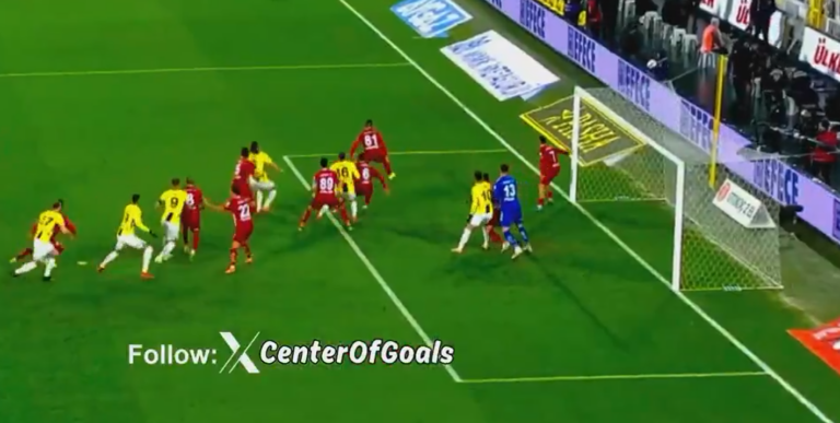 Polak dośrodkował, a jego drużyna wyszła na prowadzenie [WIDEO]