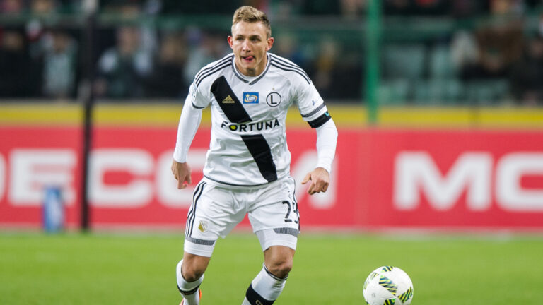 2016.11.06 , Warszawa ,  Pilka nozna, Lotto Ekstraklasa sezon 2016/2017 
Mecz Legia Warszawa - Cracovia Krakow
N/Z Jakub Rzezniczak sylwetka
FOTO Rafal Oleksiewicz / PressFocus

2016.11.06 , Warsaw,
football, polish Ekstraklasa
Legia Warszawa - Cracovia Krakow
Jakub Rzezniczak sylwetka
Credit Rafal Oleksiewicz / PressFocus