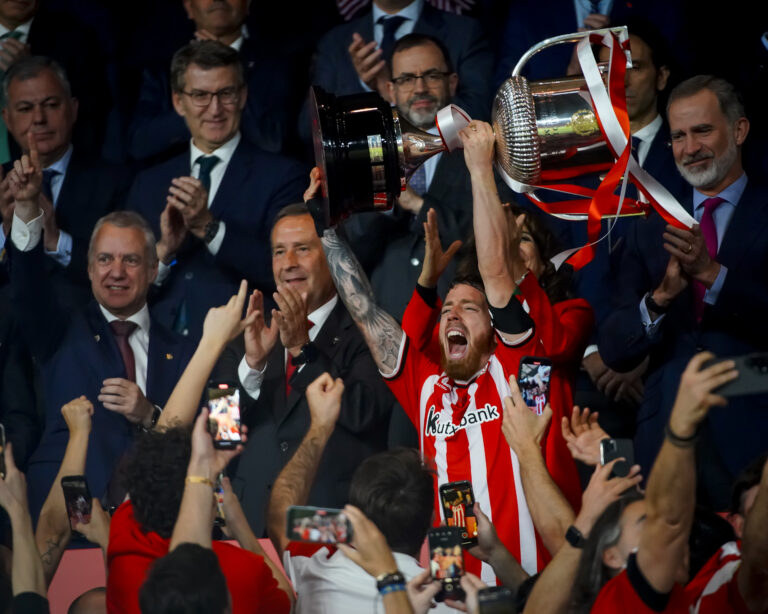 Spain King Cup Final soccer match Athletic Club vs Mallorca at La Cartuja Stadium in Sevilla, 06 April 2024

SEVILLA 06/04/2024
FINAL DE LA COPA DE SU MAJESTAD EL REY
ESTADIO DE LA CARTUJA DE SEVILLA
REAL MALLORCA-ATHLETIC CLUB DE BILBAO

254/Comparini/Cordon Press
2024.04.08 Sevilla
pilka nozna puchar krola
Athletic Club - Mallorca
Foto Cordon Press/SIPA USA/PressFocus

!!! POLAND ONLY !!!