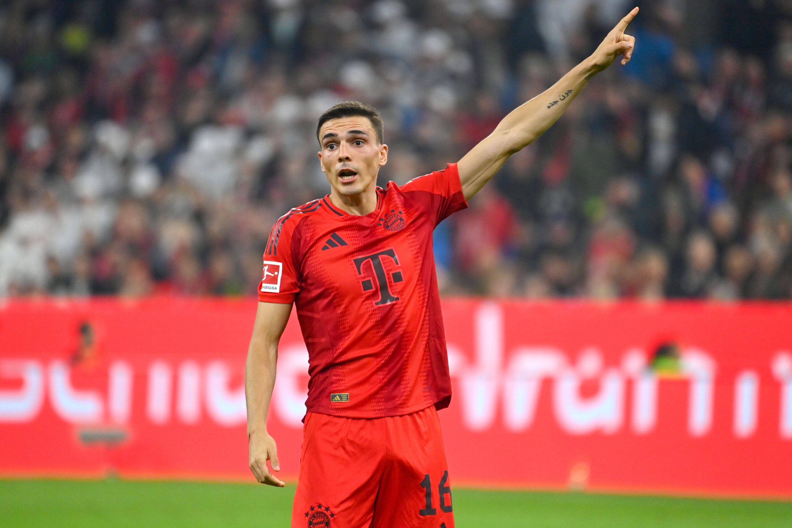 Joao PALHINHA Bayern Muenchen, Gestik,gibt Anweisungen, Aktion,Einzelbild,angeschnittenes Einzelmotiv,Halbfigur,halbe Figur. Fussball 1. Bundesliga Saison 2024/2025, 7.Spieltag, Spieltag07 FC Bayern Muenchen -VfB Stuttgart 4-0, am 19.10..2024, A L L I A N Z A R E N A. *** Joao PALHINHA Bayern Muenchen , gestures,gives instructions,action,single image,cropped single motif,half figure,half figure Football 1 Bundesliga season 2024 2025, 7 Matchday, Matchday07 FC Bayern Muenchen VfB Stuttgart 4 0, on 19 10 2024, A L L I A N Z A R E N A
2024.10.19 Monachium
pilka nozna liga niemiecka
Bayern Monachium - VfB Stuttgart
Foto IMAGO/PressFocus

!!! POLAND ONLY !!!