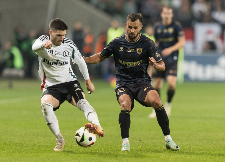 2024.10.27 Warszawa
pilka nozna PKO Ekstraklasa sezon 2024/2025
Legia Warszawa - GKS Katowice
N/z Ruben Vinagre (Legia), Alan Czerwinski (GKS)
Foto Tomasz Jastrzebowski / Foto Olimpik / PressFocus
2024.10.27 Warszawa
Football - Polish PKO Ekstraklasa season 2024/2025
Legia Warszawa - GKS Katowice
Ruben Vinagre (Legia), Alan Czerwinski (GKS)
Credit: Tomasz Jastrzebowski / Foto Olimpik / PressFocus